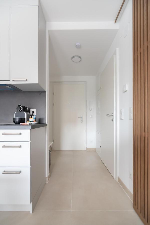 Ruhig, Hell Und Neu Mit Garage Apartment Wina Bagian luar foto