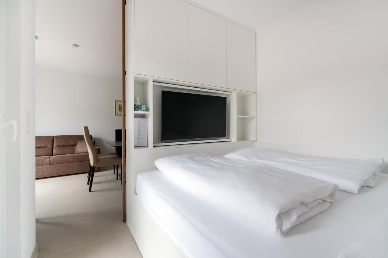 Ruhig, Hell Und Neu Mit Garage Apartment Wina Bagian luar foto