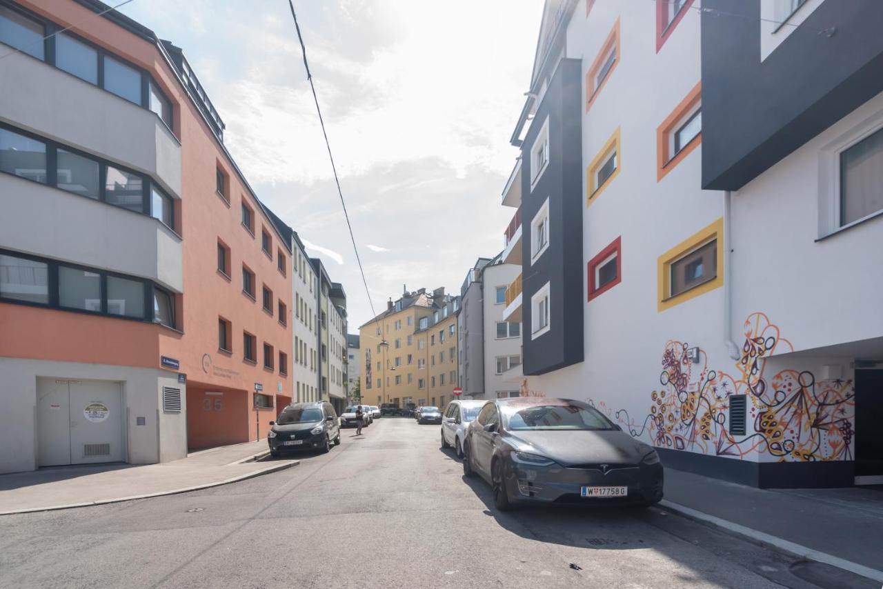 Ruhig, Hell Und Neu Mit Garage Apartment Wina Bagian luar foto