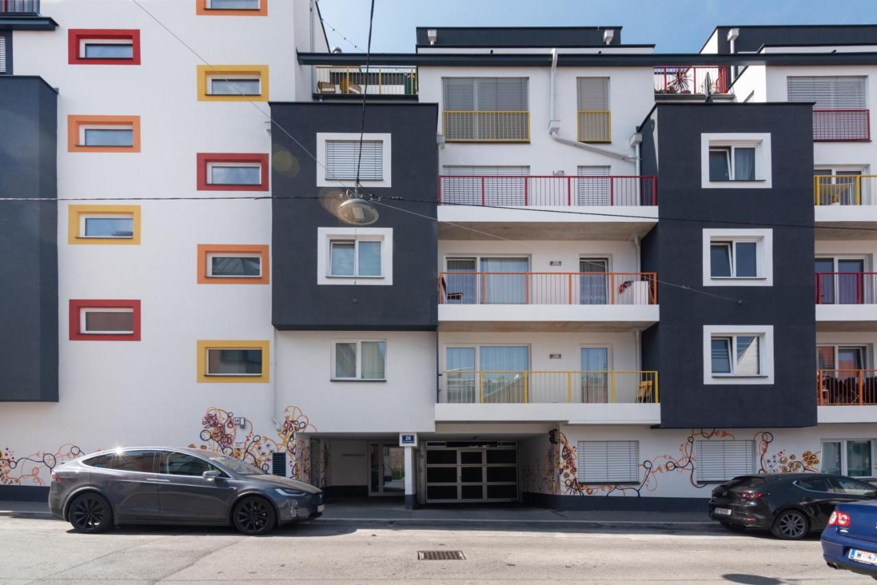 Ruhig, Hell Und Neu Mit Garage Apartment Wina Bagian luar foto